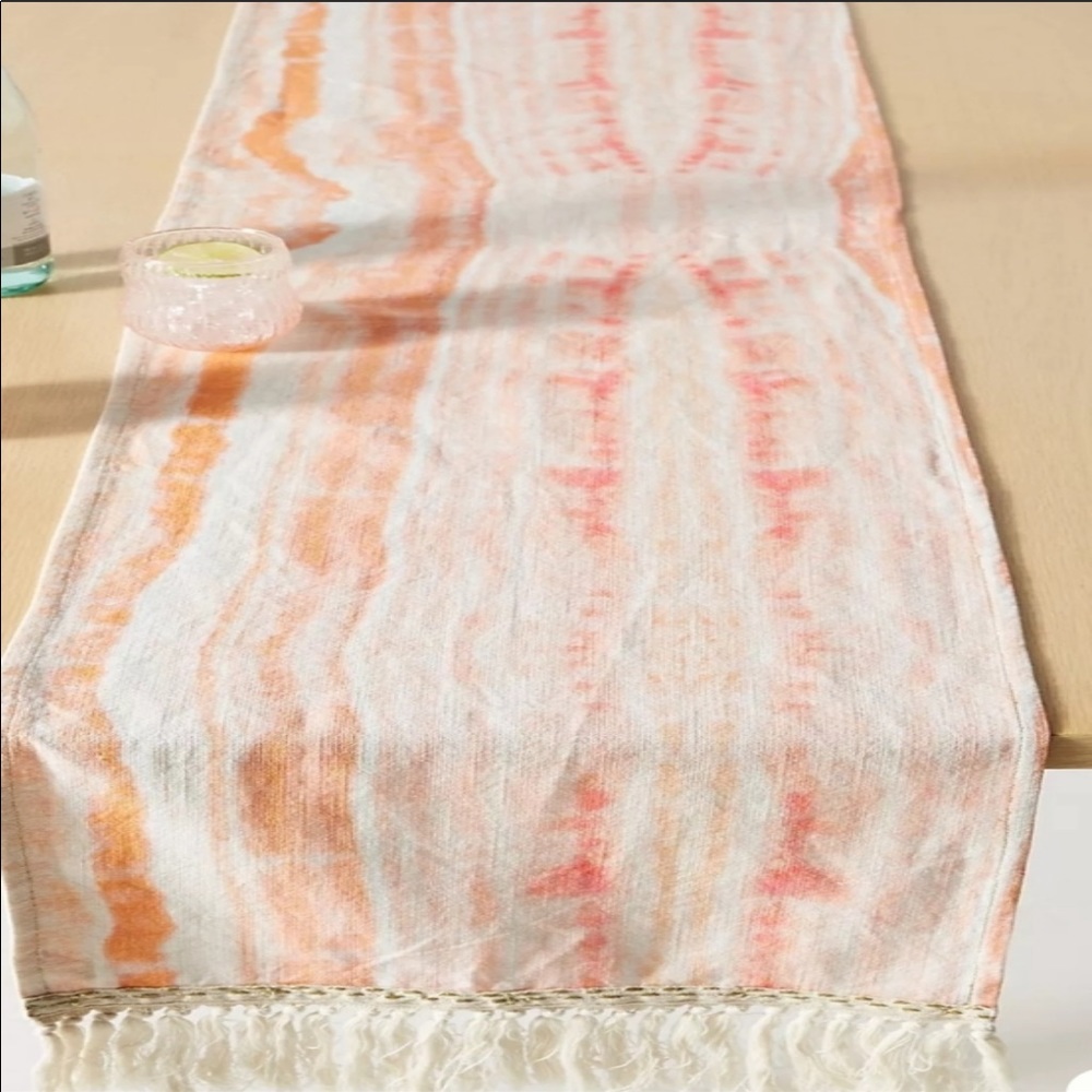 Antho Mina Table Runner